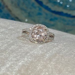 Genuine Morganite & Diamonds Halo Ring in 14K WG💎